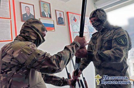 Жители Запорожской области передали партию охотничьего оружия для участников СВО