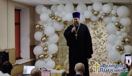 Протоиерей Максим Смирнов принял участие во вручении дипломов выпускникам медицинского колледжа