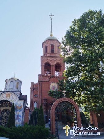 К празднику Преображения Господня преобразилась надвратная икона святого Георгия Победоносца