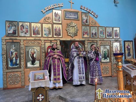 В храме святого апостола Андрея Первозванного совершена первая каноническая Божественная литургия