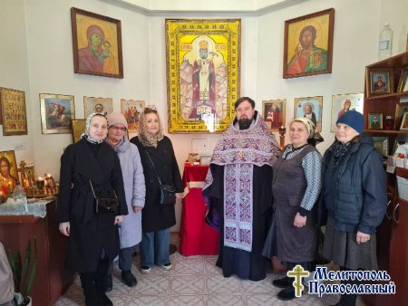 Иерей Николай Лукащук, совершил молебен в часовне в честь святителя Луки Крымского