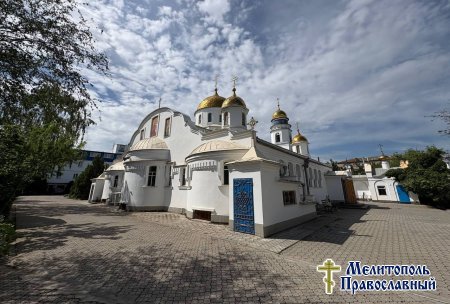 В монастыре Саввы Освященного епископ Пётр возглавил богослужение в день отдания Пасхи