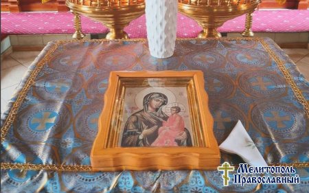 Епископ Петр возглавил Божественную литургию в Александро-Невском соборе г. Мелитополя.